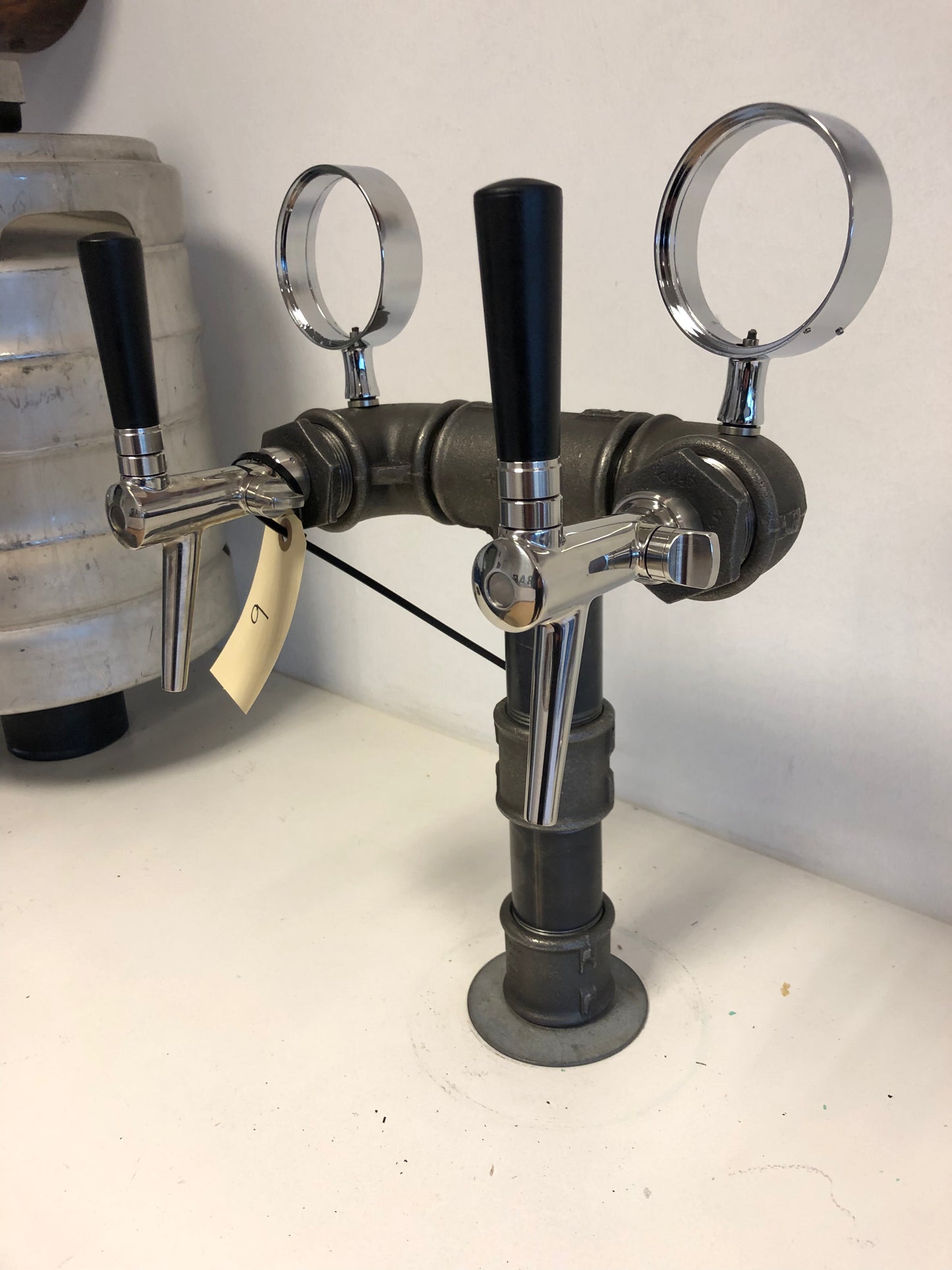 Nr. 9 - 2-haners Rør søjle med C-tap haner.